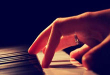 顶级球队争夺荣誉，胜负难料