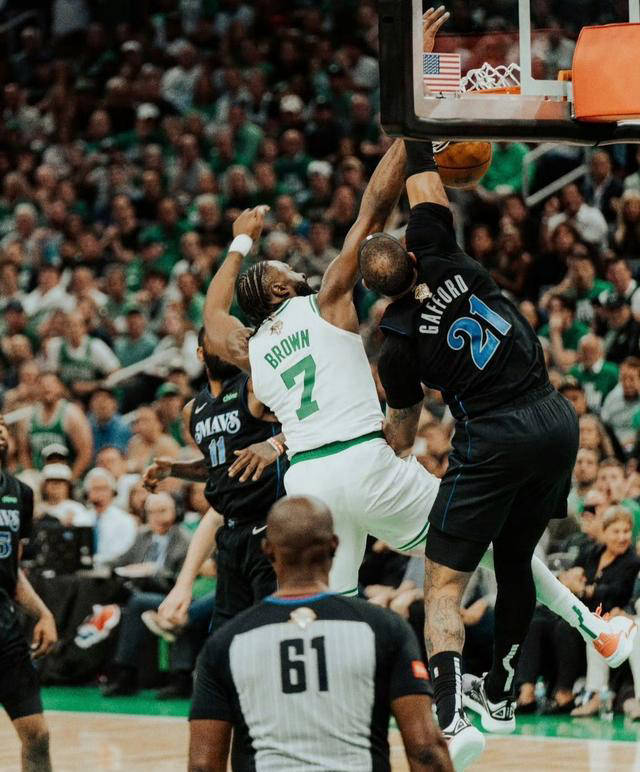 包含独行侠队势不可挡，获得背靠背双杀的词条