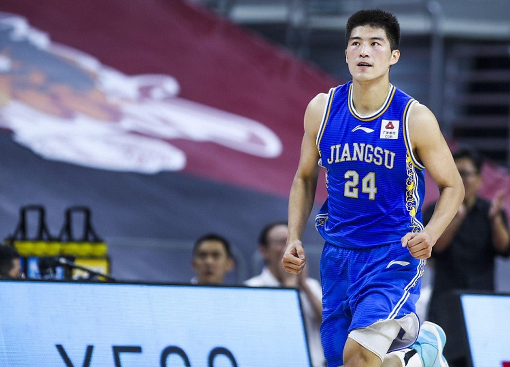 包含江苏队在赛场上取得连胜，实力显著提升的词条