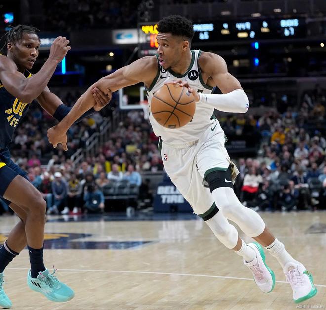 关于雄鹿豪取连胜，字母哥成为联盟最佳得分手的信息