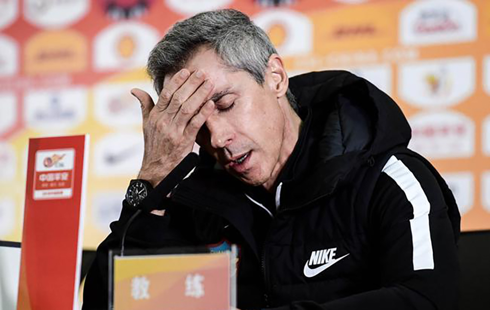 包含摩纳哥主场大胜亚眠，取得关键胜利的词条