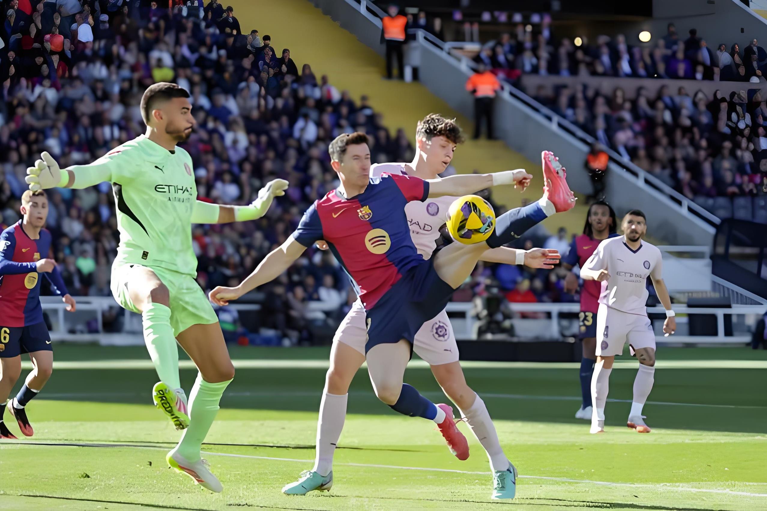 足球盛事再度登场，球员展现技艺