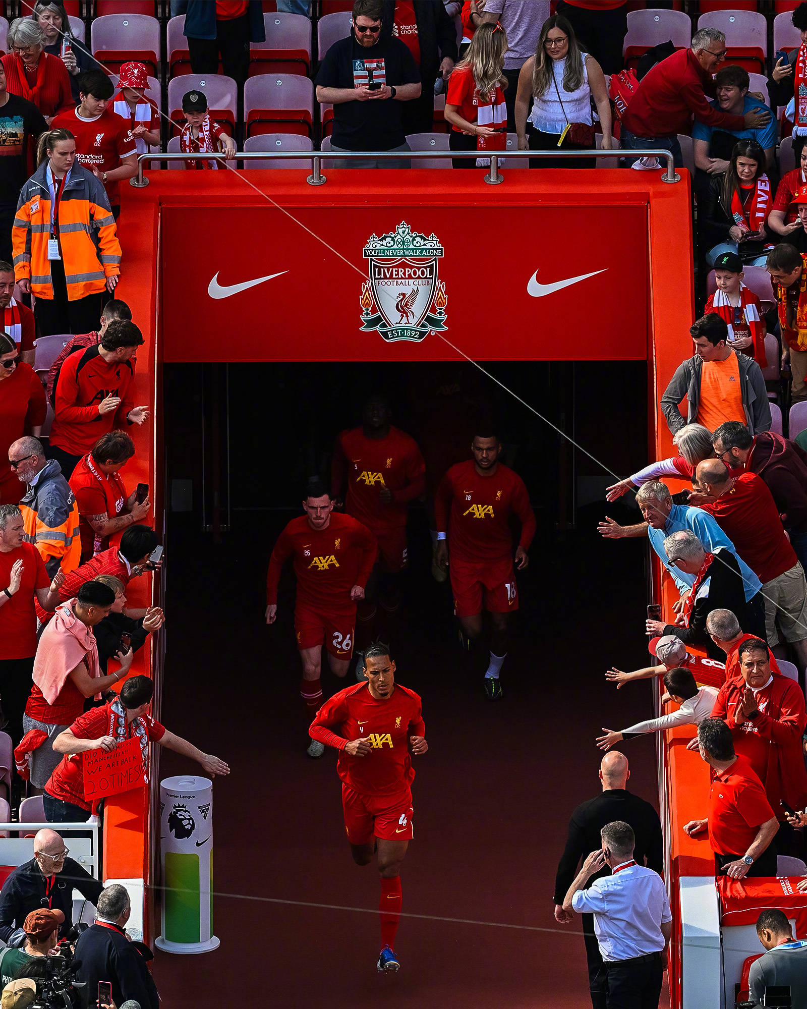 关于托特纳姆热刺宣布新主帅上任，球迷期待球队重返争冠行列的信息