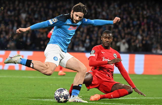 那不勒斯客场胜利，豪取三分壮举的简单介绍