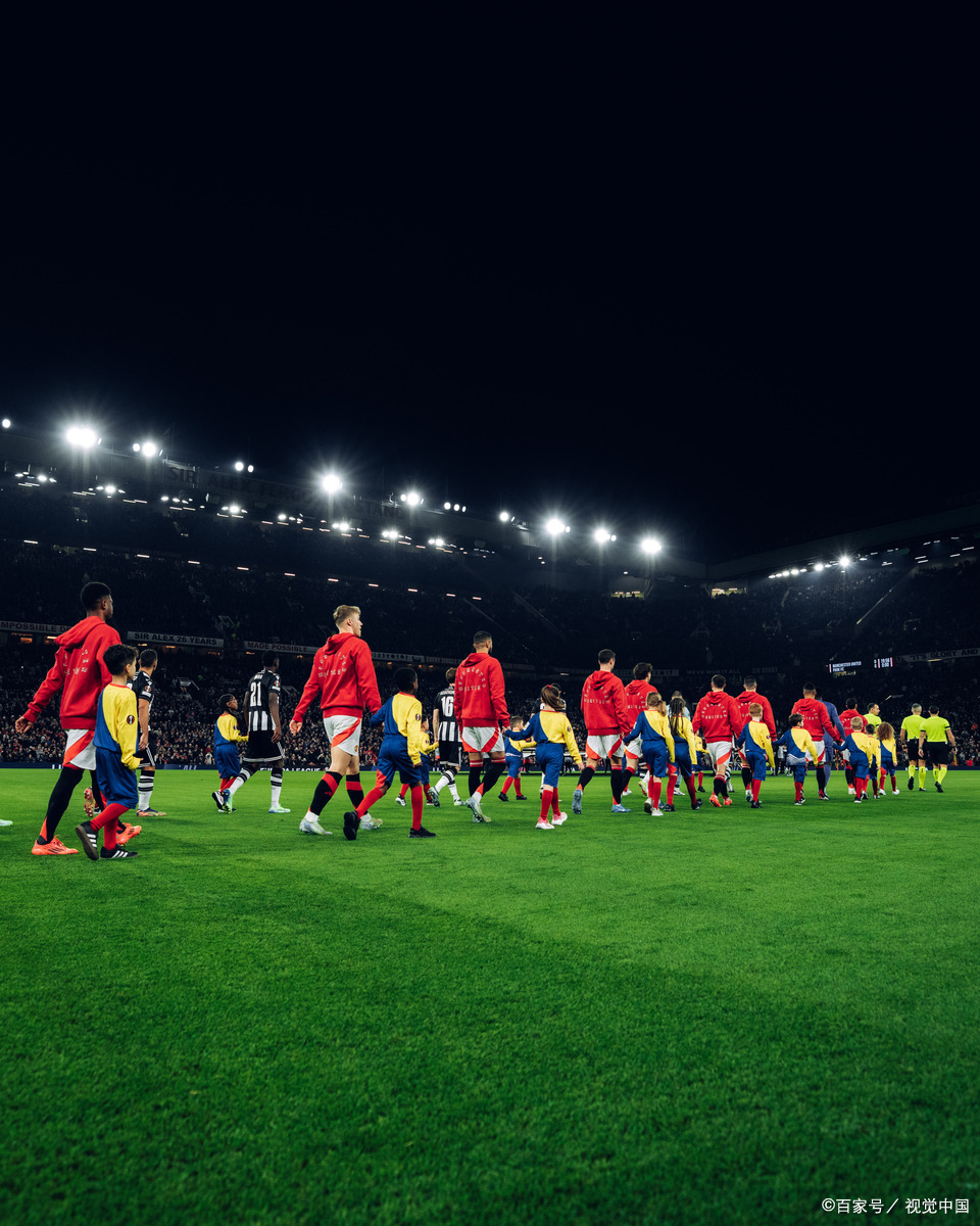 足球比赛擂台赛持续精彩，实力比拼