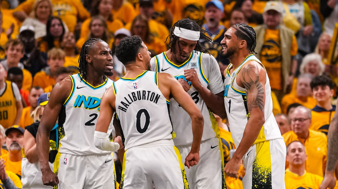 雄鹿队联手击溃对手，取得胜利的简单介绍