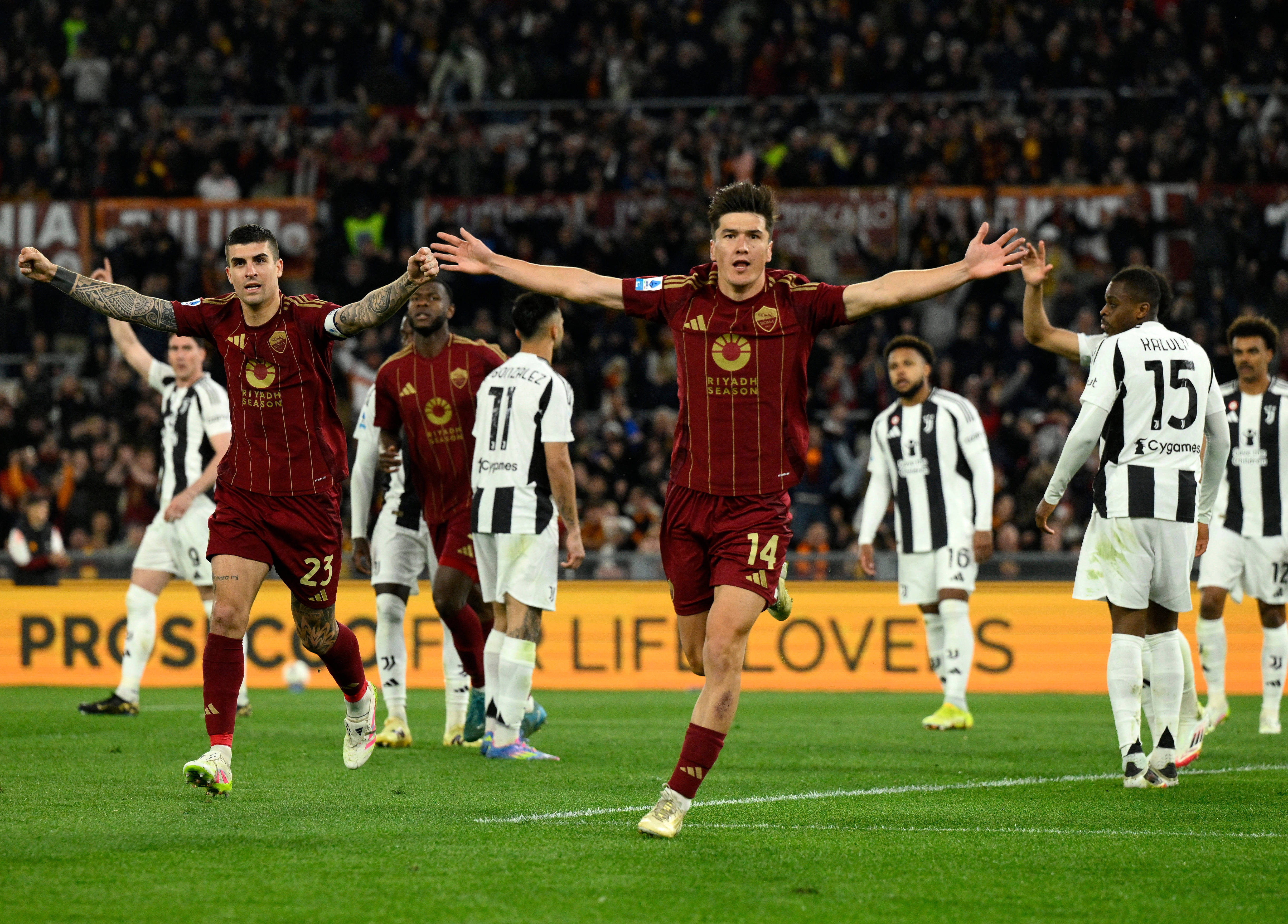 包含尤文图斯战平拜仁慕尼黑，合力晋级后段的词条