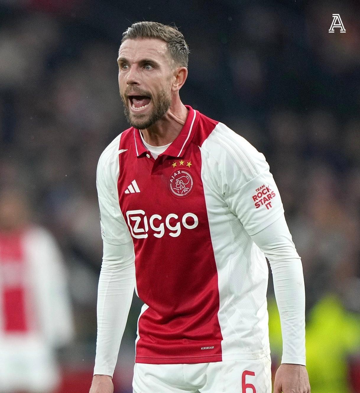 关于阿贾克斯主场战胜热刺，稳居荷甲积分榜首位的信息