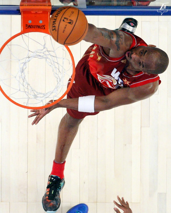 科比·布莱恩特明星篮球赛吸引众多球迷观看的简单介绍