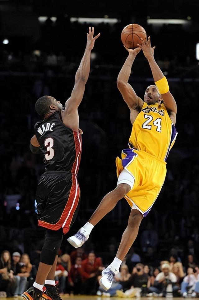 科比·布莱恩特明星篮球赛吸引众多球迷观看的简单介绍